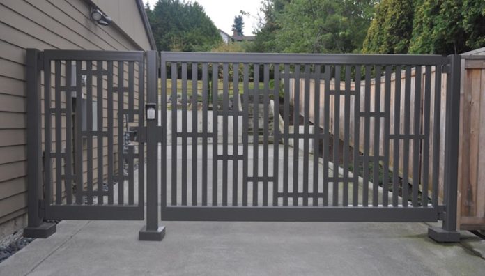 IMG_01 распашные ворота с калиткой