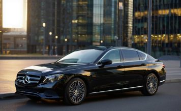 Аренда авто с водителем в Москве — когда выгоднее заказать, а не пользоваться такси или личным автомобилем?