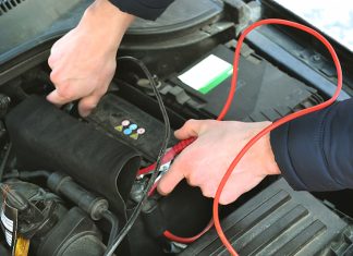 Машина не заводится: что делать? Прикурить автомобиль